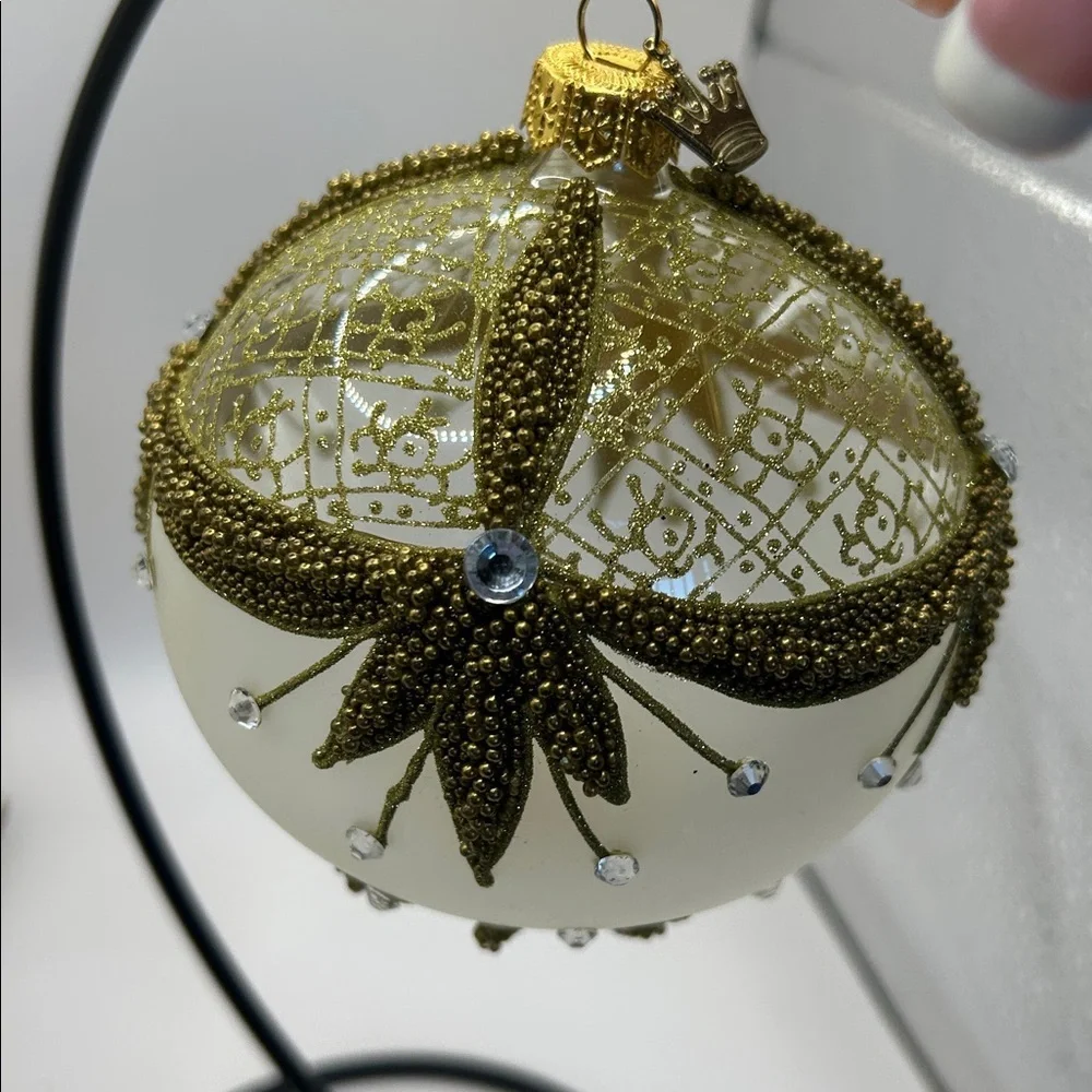 Hallmark Heritage Collection Gold and White Holiday Ornament 2016